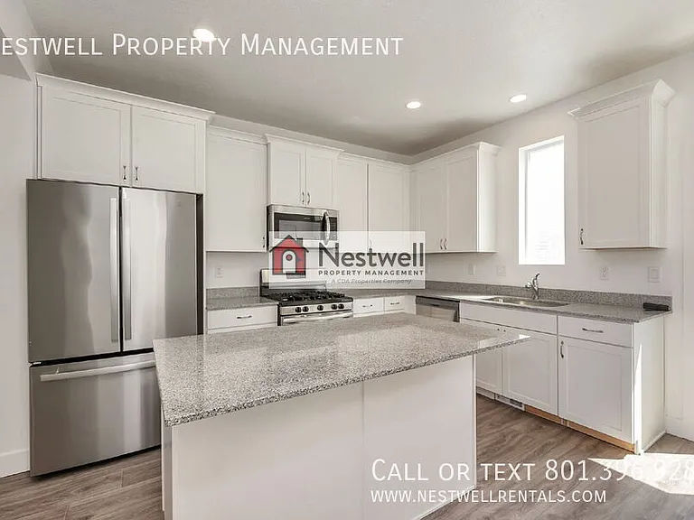 7952 S 5440 W — Photo 3