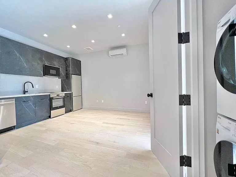 193 Greenpoint Ave #5A — Photo 9