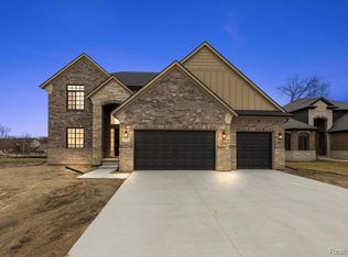 50386 Mistwood Dr, Macomb, MI