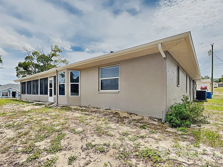7028 Covewood Dr — Photo 17