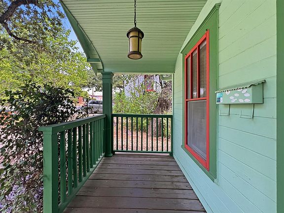 3rd image of 3307 Helms St