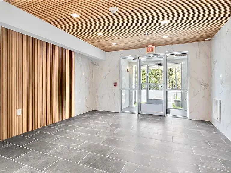 The Tides Luxury Apartments — Photo 9