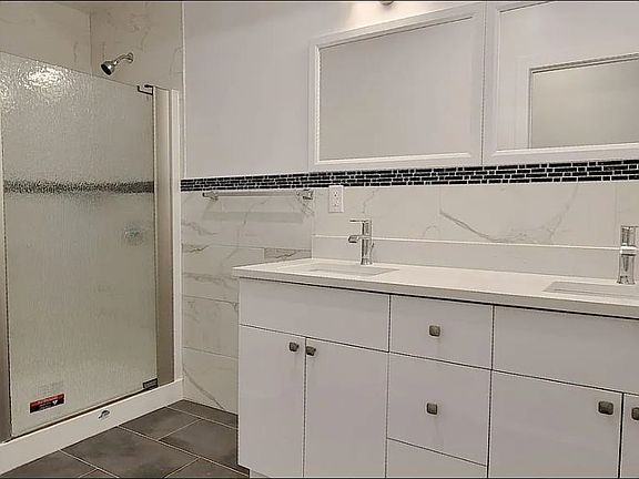 3rd image of 3294 Kennedy Blvd #203