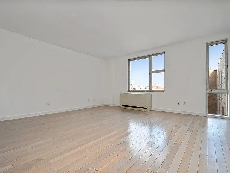 250 Bedford Ave #157401 — Photo 1