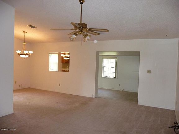 3rd image of 7016 Foxwood Ln