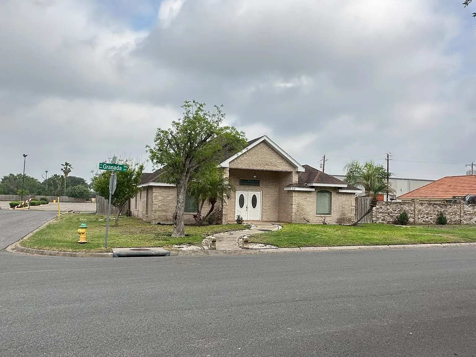 4 bed, 2157 sqft, $1,700 — Photo 2