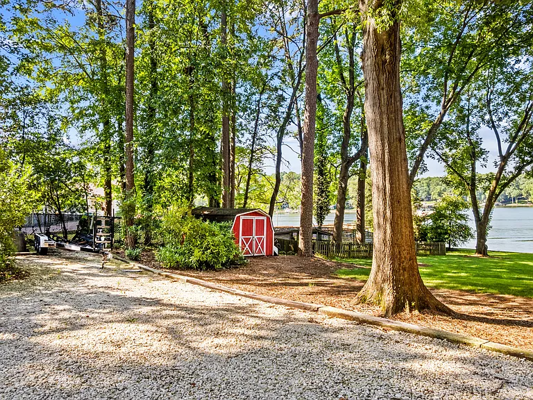 118 Revere Dr — Photo 40