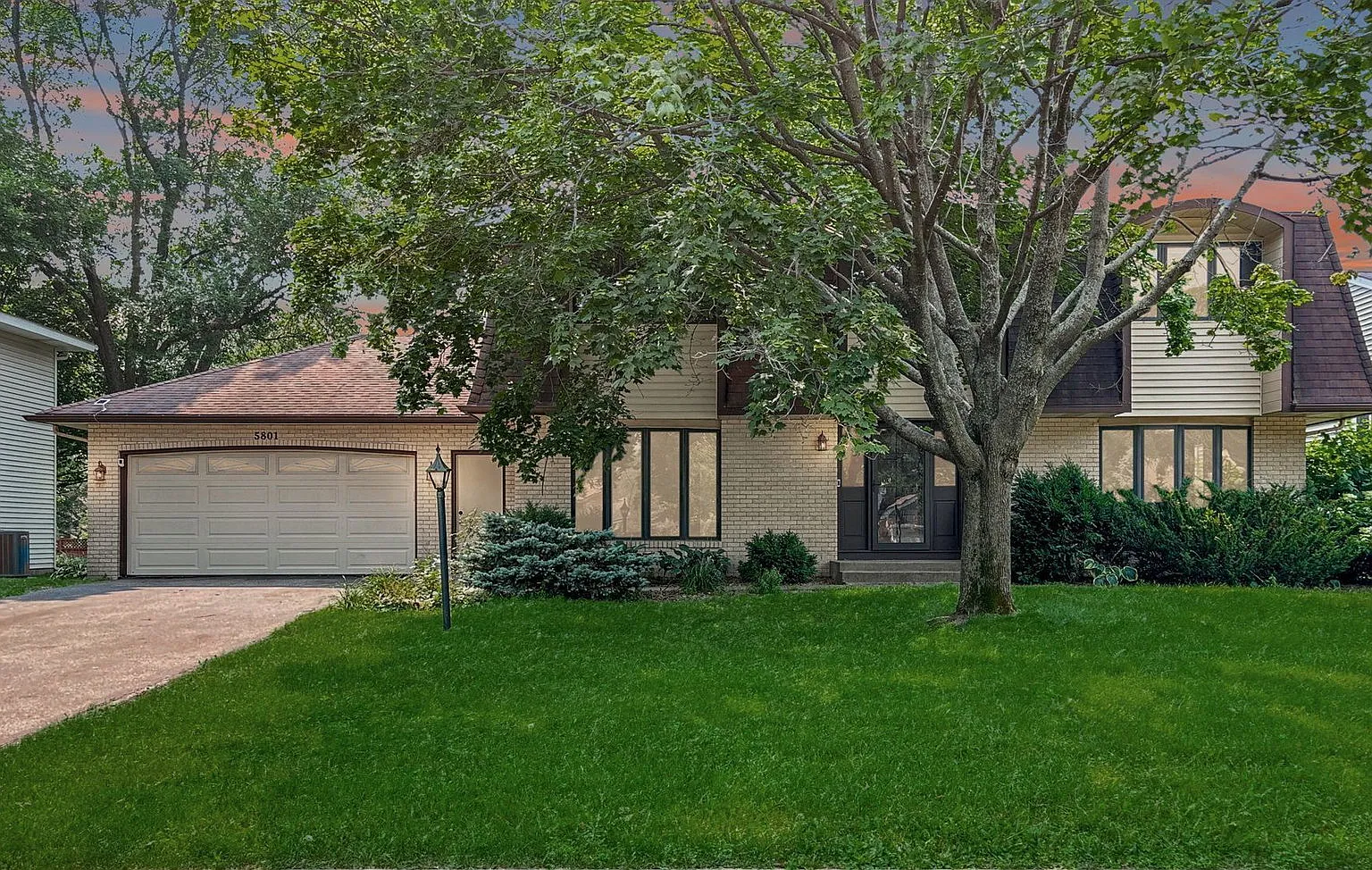 6 bed, 3.0 bath, 3155 sqft, $2,945 — Photo 1