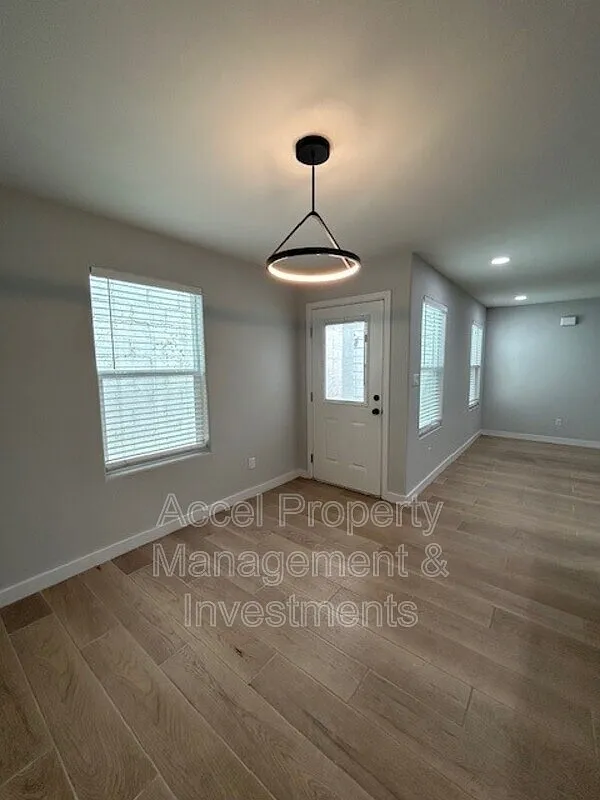 3 bed, 2.0 bath, 1236 sqft, $1,500 — Photo 3