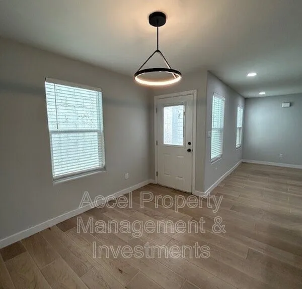 6617 N 5th St — Photo 3