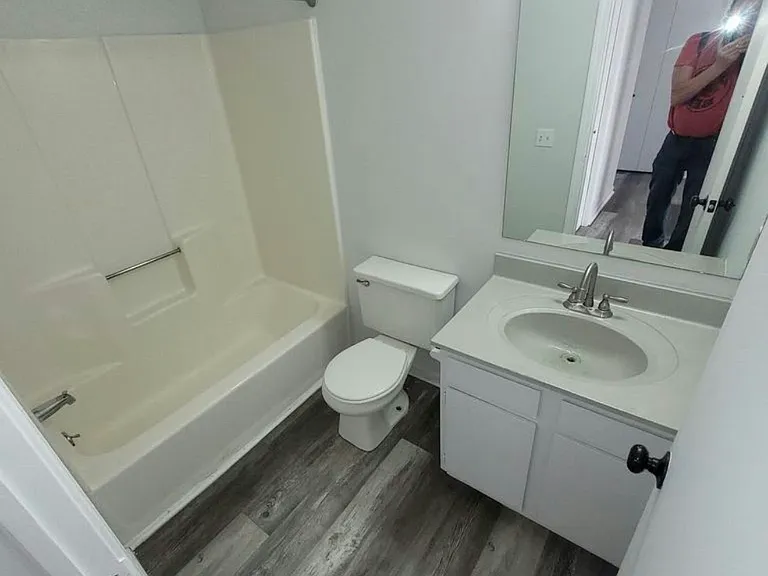 2323 W Osterhout Ave #3 — Photo 8