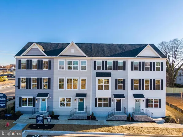 5017 Jovial Dr, Ranson, WV 25438