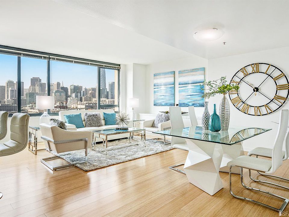 1st image of 260 King St Unit 1305