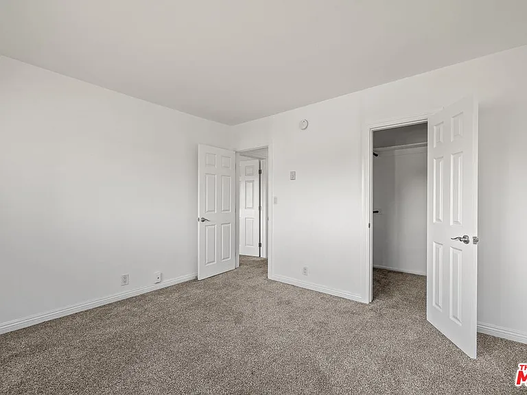 7560 Hollywood Blvd #109 — Photo 20