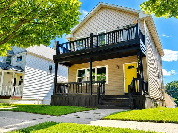 2553 N Oakland Ave, Milwaukee, WI 53211