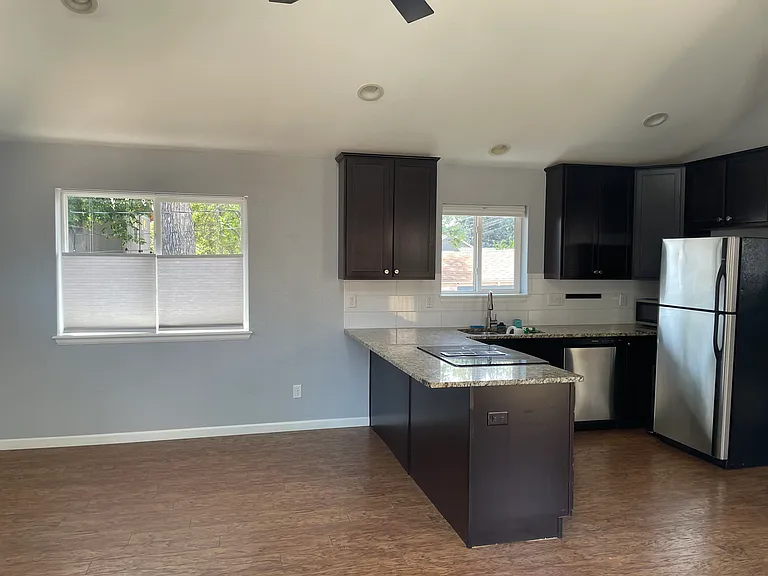4535 Meade St — Photo 4