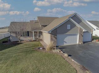 1118 Shadow Wood Dr, Byron, IL 61010