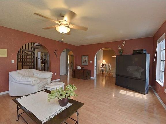 4th image of 3283 Elkrem Ave