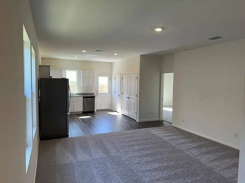 3 bed, 2.0 bath, 1200 sqft, $1,750 — Photo 2