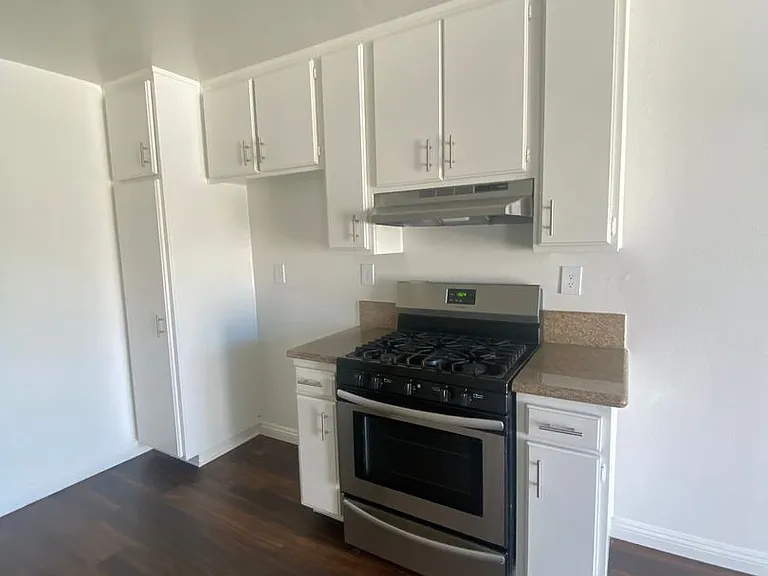 18225 Kingsdale Ave — Photo 10