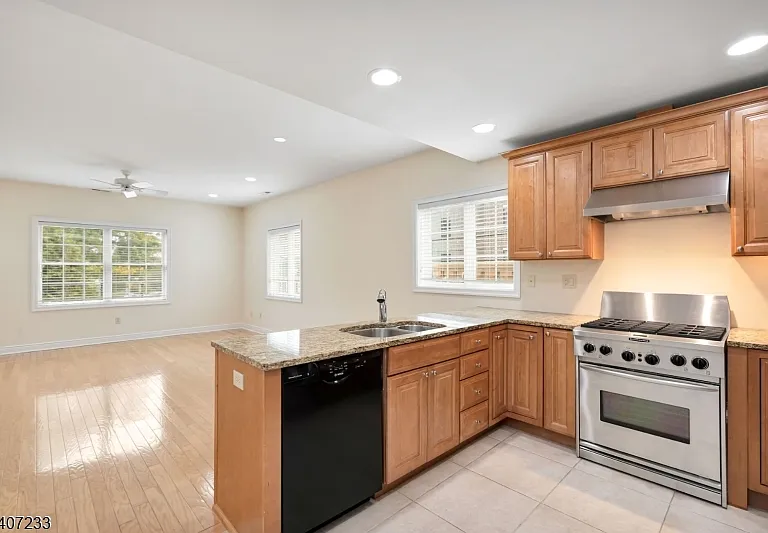 453A Springfield Ave — Photo 4