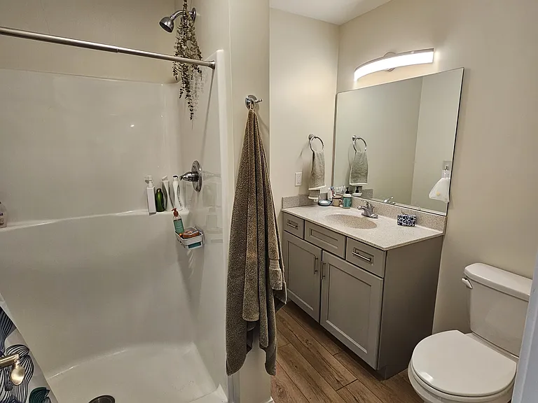 462 Main St #4 — Photo 7