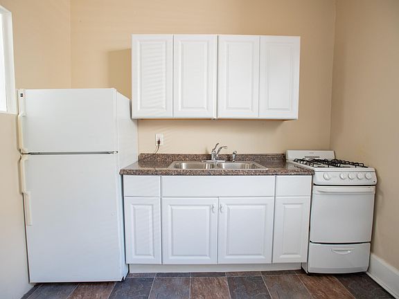 5th image of 2943-45 N Bartlett Ave #2945