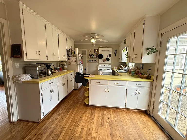 375 Talmadge Dr — Photo 5