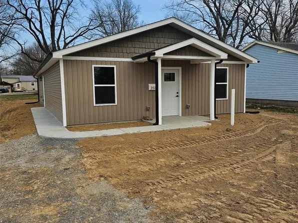 2514 James St, Scott City, MO 63780