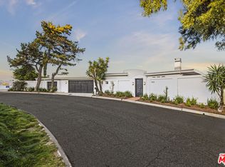 940 Stradella Rd, Los Angeles, CA 90077