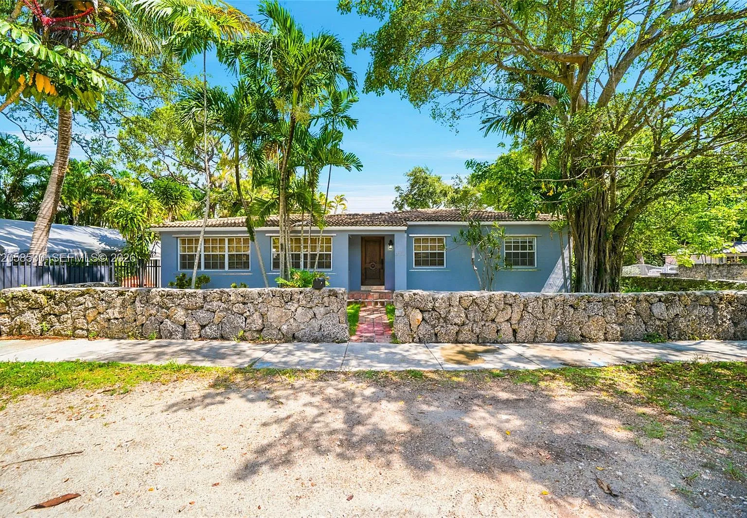 3 bed, 2.0 bath, $5,850 — Photo 1