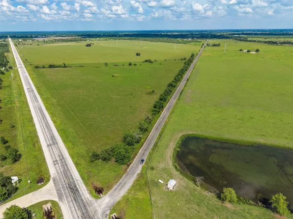 8719 Highway 159 E, Bellville, TX 77418