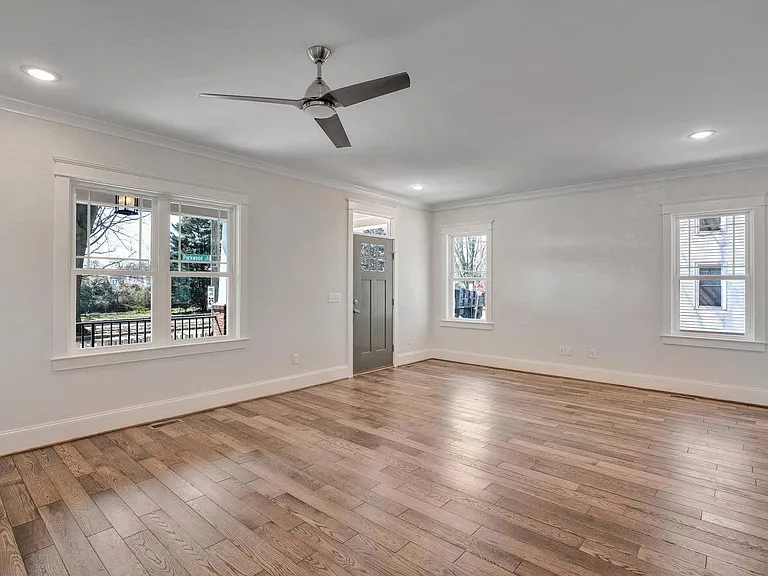 2122 Parkwood Ave — Photo 21