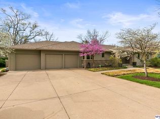 8739 Woolworth Ave, Omaha, NE 68124