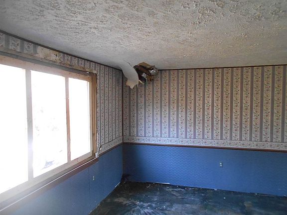 3rd image of 111 Sunset Ct