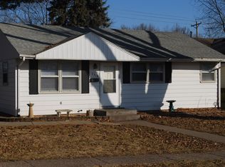 2318 Bellevue Ave, Bettendorf, IA