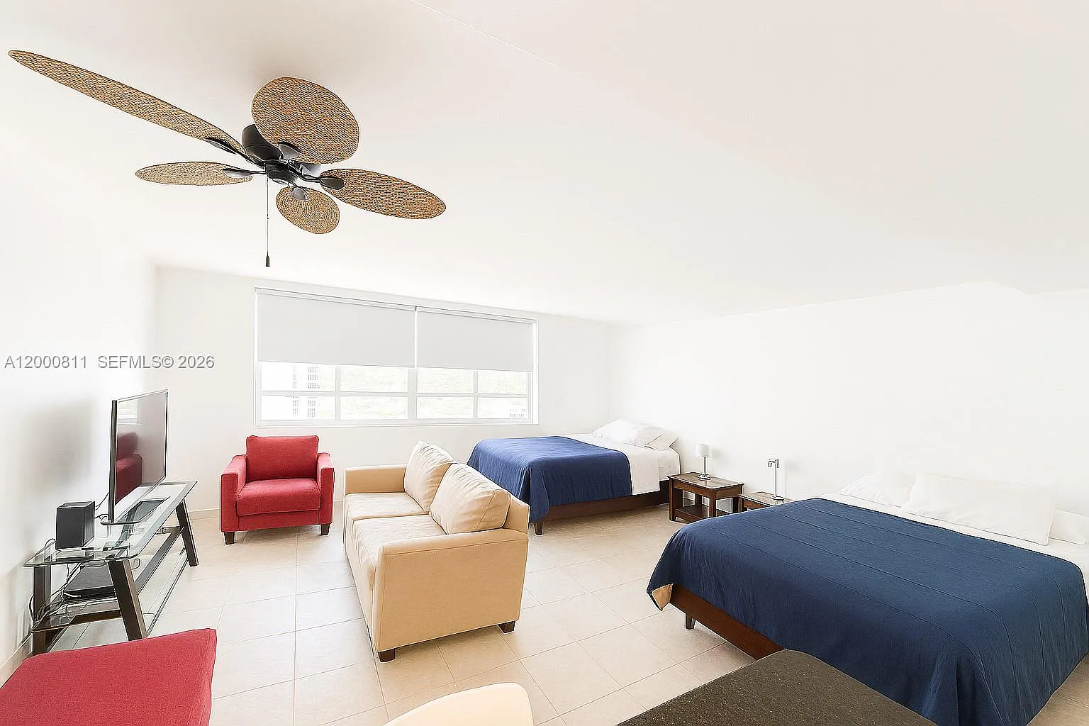 The Decoplage Condo — Photo 4
