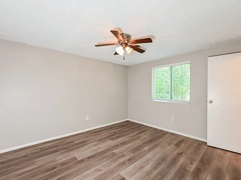 1860 Suwanee Ridge Ct — Photo 8
