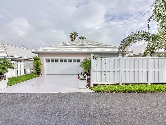 2nd image of 131 Key Colony Ct