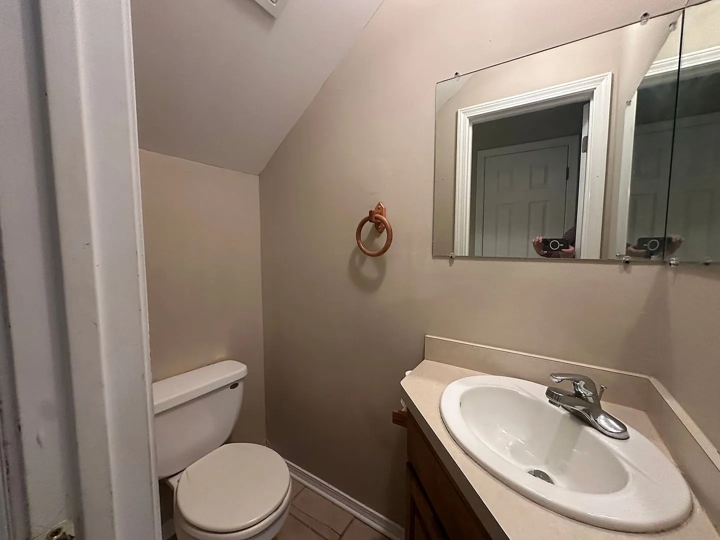 810 E L St — Photo 4