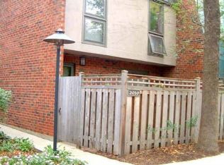 2010 N Larrabee St, Chicago, IL 60614