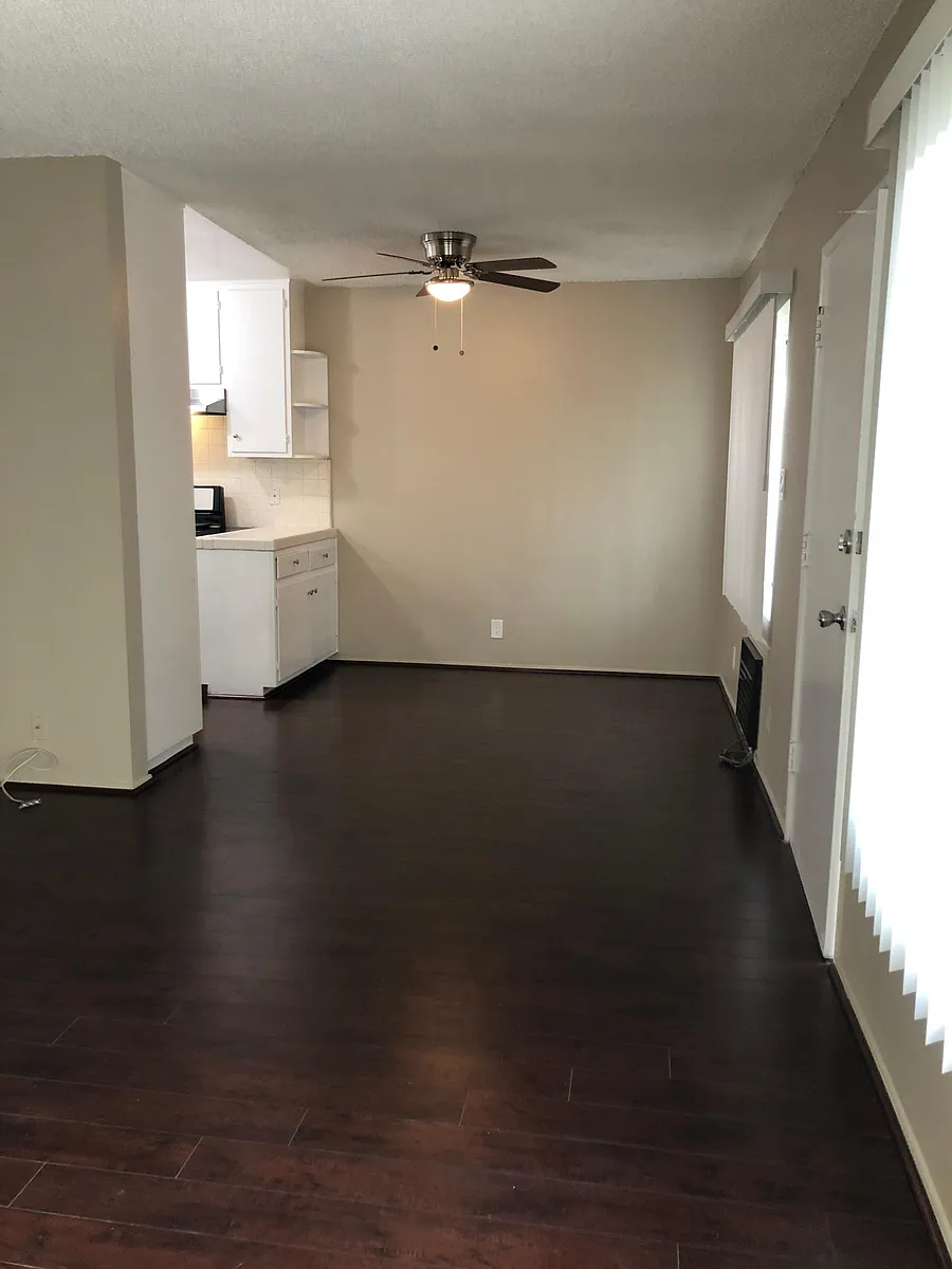 Building Photo - 936 W Huntington Dr #H