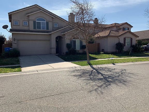 3rd image of 1736 Dunsmuir Way