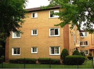 1626 W Greenleaf Ave APT 2E, Chicago, IL 60626