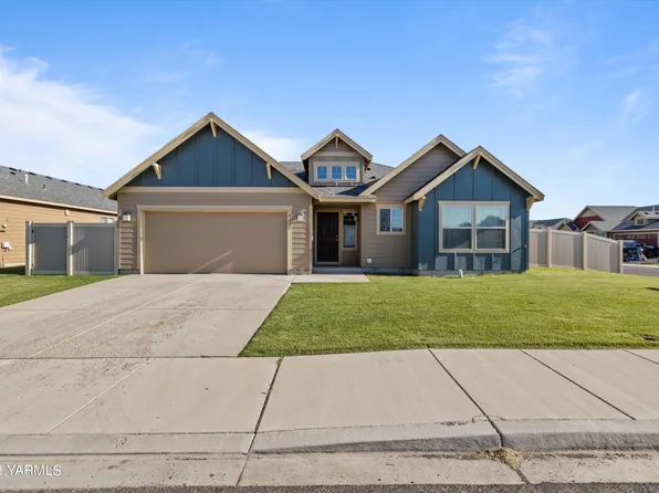 902 Columbus Ave, Moxee, WA 98936