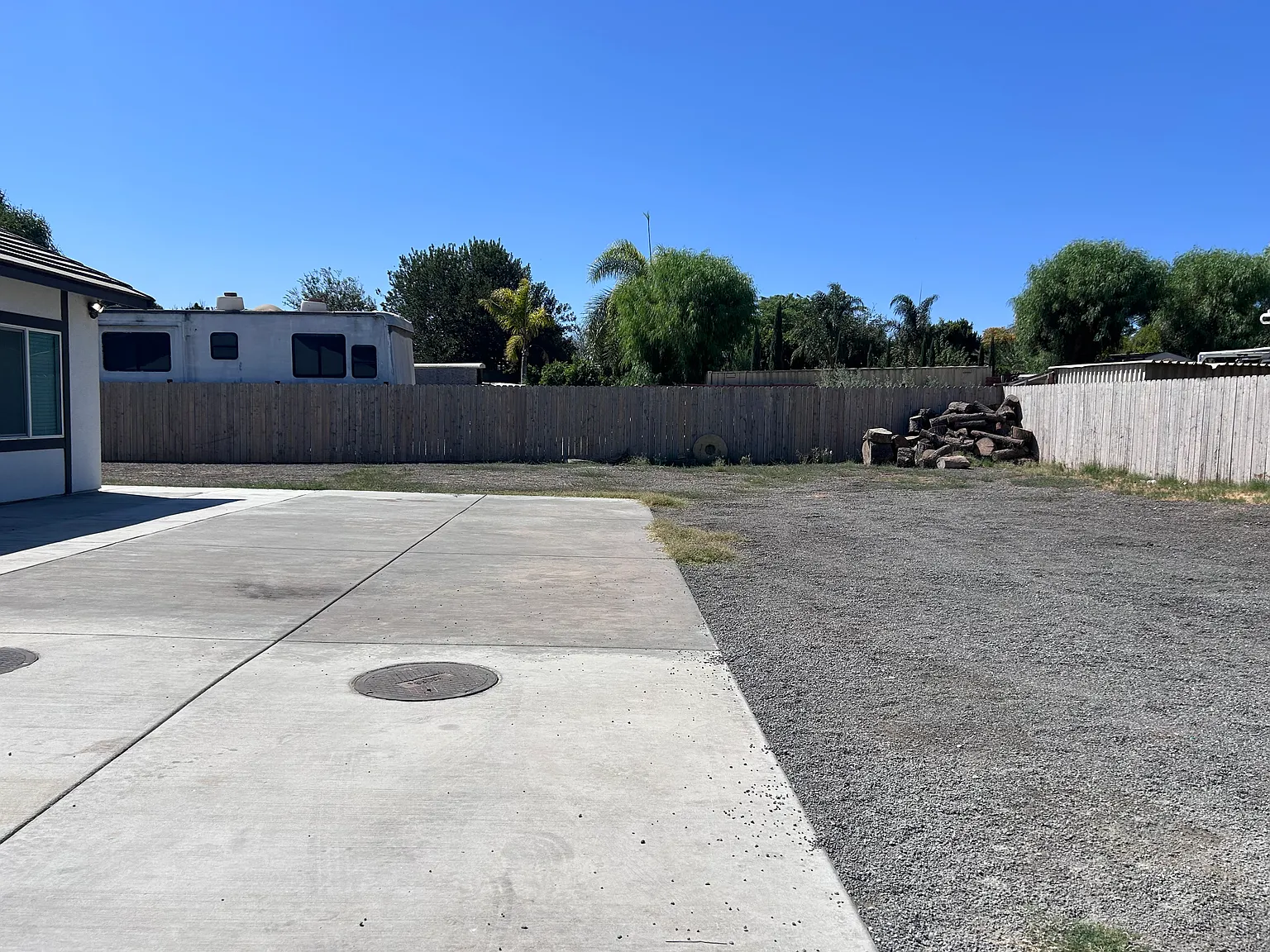 3 bed, 1200 sqft, $3,800 — Photo 2