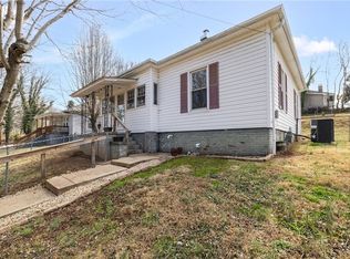 904 Branch St, Eden, NC 27288