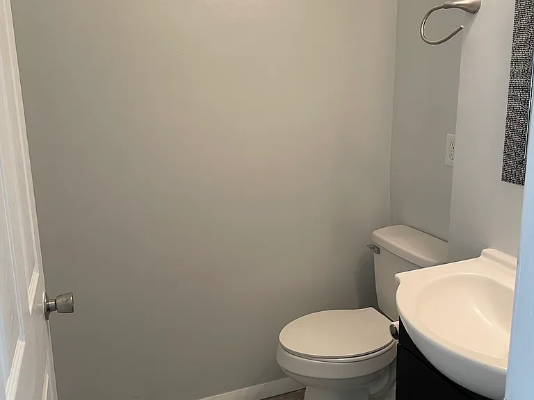 209 Cynthia Dr — Photo 9