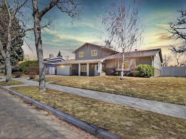 1210 Hillcourt, Williston, ND 58801