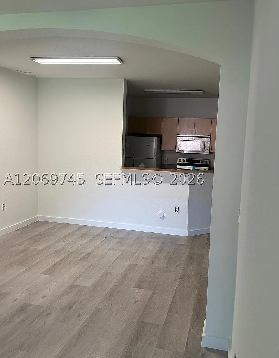 2 bed, 1154 sqft, $2,200 — Photo 3